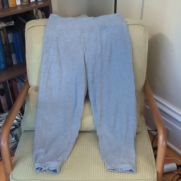 Lululemon Yoga Pants 6 - Picture 2 of 6